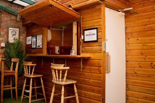 Central Backpackers - image 6