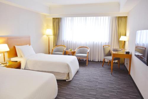 Superior Twin Room image 4