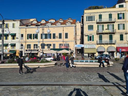 Sanremo, Piazza Colombo a Due passi dall'Ariston
