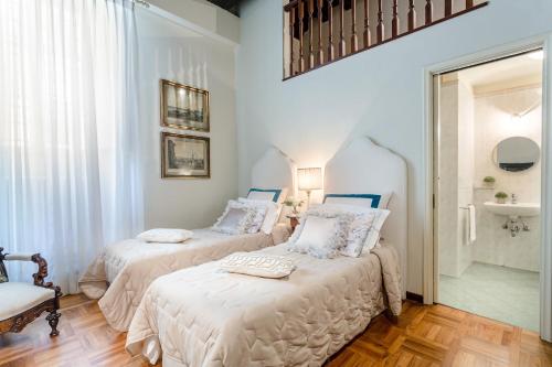 Casa Simonetta Modern and Antique Ground Floor Apartment inside the Walls of Lucca - image 4