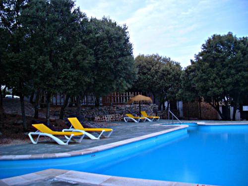 Swimming pool, Casas Rurales Cortijos el Encinar in Torres