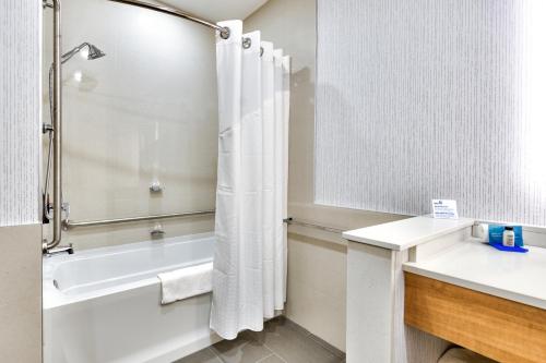 Queen Suite with Two Queen Beds