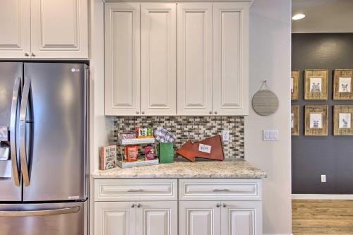 Deck and Mtn Views Sunlit Heber Family Cabin