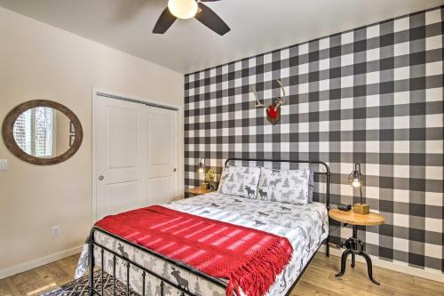 Deck and Mtn Views Sunlit Heber Family Cabin