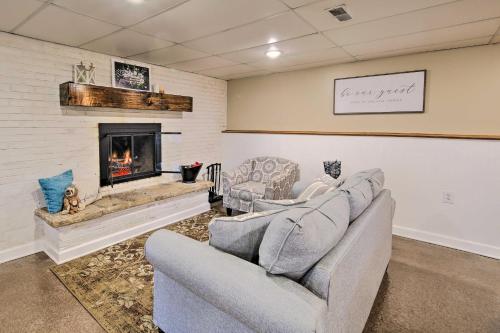 . Beckley Studio w/ Hot Tub, 4 Mi to WVU Tech!