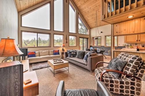 Deck and Fireplace Log Cabin in Tahoe Donner!