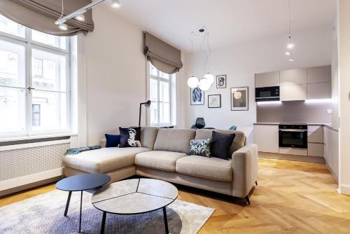Luxury apartments in the city centre - image 6