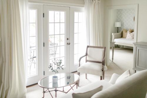 Fairville Inn - image 12