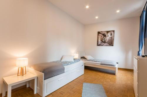 LivingRoom 3 - image 13