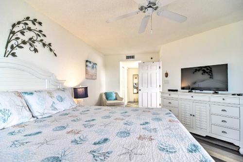 Indian Shores Condo with Pool and Sunset Beach View! in Clearwater Beach, USA