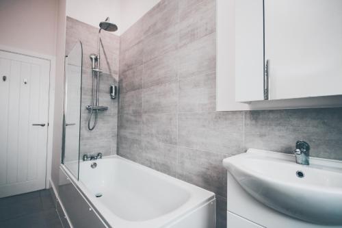 Cosy Bournemouth Flat sleeps 4 with Parking