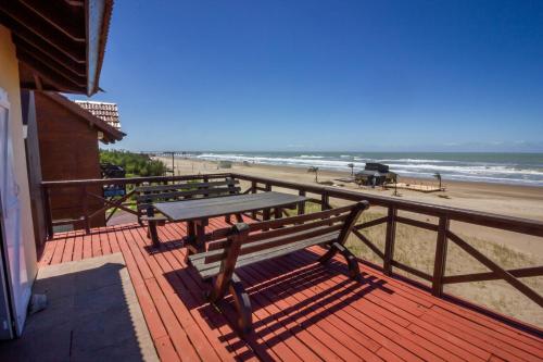 2 bedrooms, 5 beds