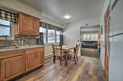 Cozy Houghton Lake Heights Cottage with Private Yard - image 2
