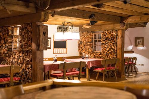 Hotel Alpenhof - image 14