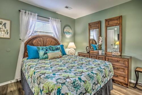 Coastal Cottage Getaway with Deck - Walk to the Beach - image 14