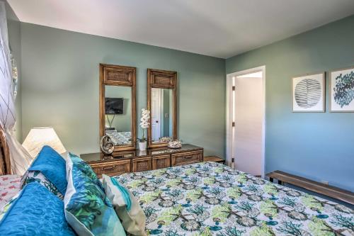 Coastal Cottage Getaway with Deck - Walk to the Beach - image 6