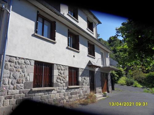 Maison de famille avec vue exceptionnelle. gîte à louer Thiézac