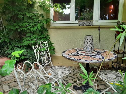 Skats, Ferienwohnung Burgzauber in Wiltingen