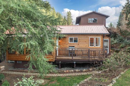 Koi Story Cabin on the Lake - Waterfront, near Bike Trail