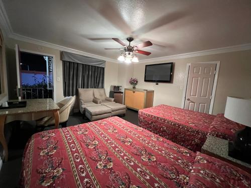 Flamingo Motel Oxnard - image 3