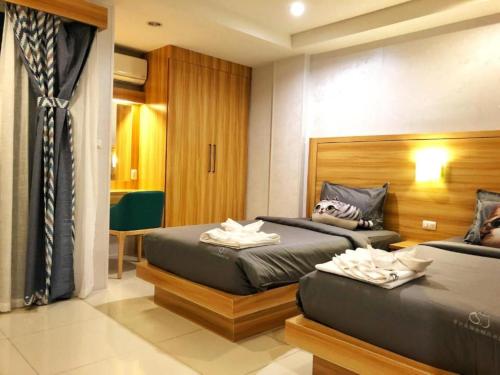 room detail thumbnail 1