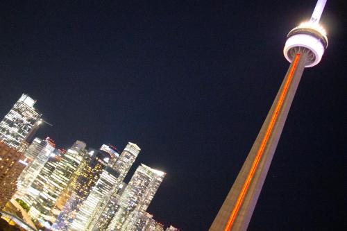 Downtown High-rise Condo- CN Tower View