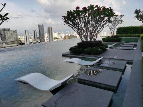 Luxury 1 Br Suite #1-5pax# City Skyline View wt Netflix & Atari