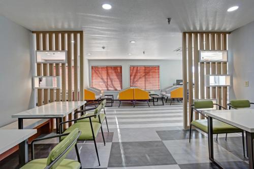 Lobby, Quality Inn Pierre-Fort Pierre in Pierre (SD)