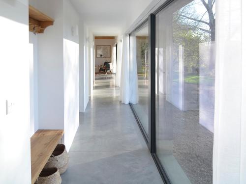 High Cogges Farm Holiday Cottages - The Cart Shed in South Leigh