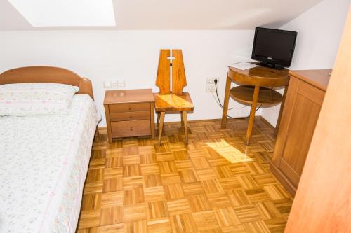 Guesthouse Jersin - image 10