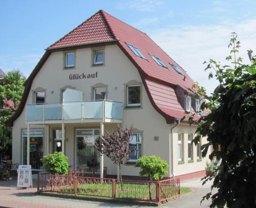 Ferienwohnungen Haus Glückauf in Ostseebad Kölpinsee, Deutschland