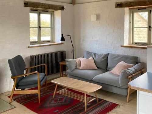 High Cogges Farm Holiday Cottages - The Granary