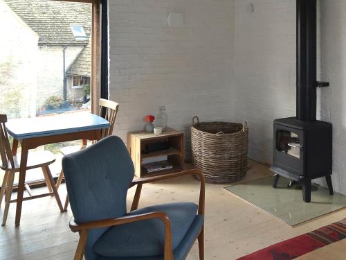 High Cogges Farm Holiday Cottages - The Granary in South Leigh