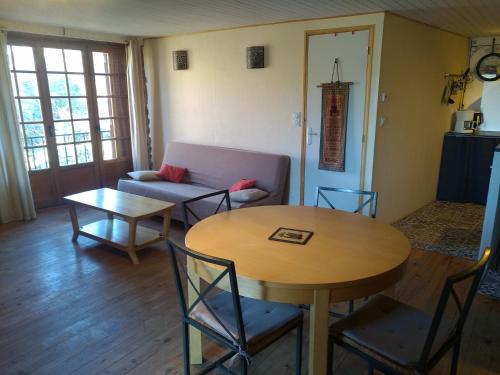 gîte de la garde (gite de la garde) in Prevencheres ciems