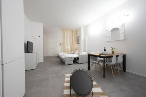 GetTheKey Lenzi Suites - Tap to explore photos