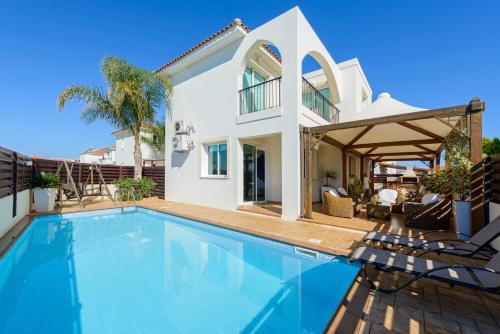 La Vita Villas Protaras