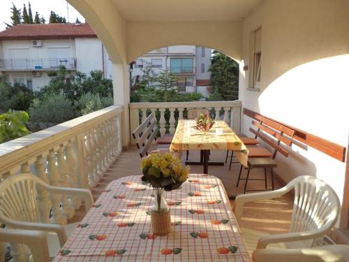 Apartment in Pula with sea view, terrace, air conditioning, WiFi 633-2