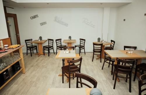 Hotel am Schlosspark Essen - image 7