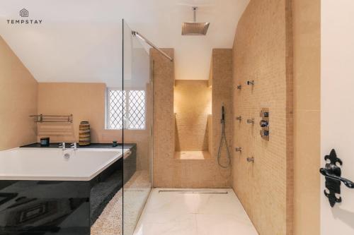 HIDDEN GEM! LUXURY 5 BED NEAR WARNER BROS STUDIOS