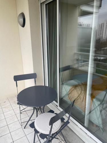 Balcony/terrace, Spacieux studio sans vis a vis in Chelles