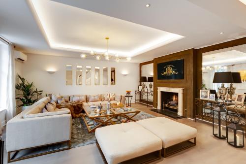 Flawless Eight-bedroom Cheyne Family home in the heart of Chelsea gîte à louer Fraser Place Chelsea