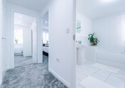 LUXURY 3 BEDROOM HOUSE Close to Manchester Center, Manchester (zdjęcie 3)