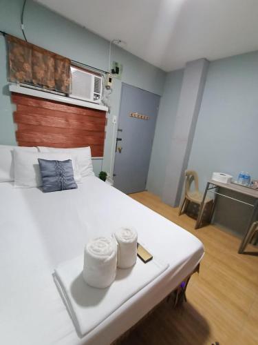 DJCI Apartelle Small Rooms in Hermogenes C