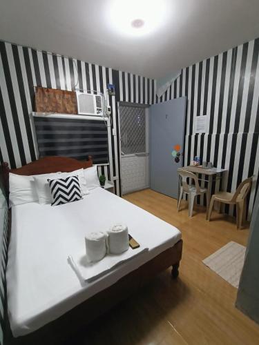 DJCI Apartelle Small Rooms in Hermogenes C