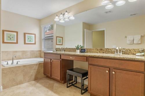Spacious Vacation Home with Pool & Jacuzzi Near Disney