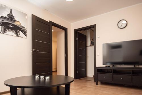 . Crown Apartment