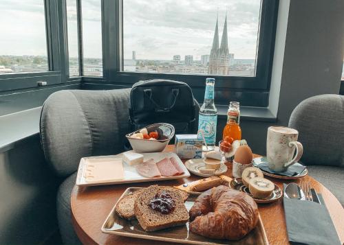 me and all hotel düsseldorf - image 11