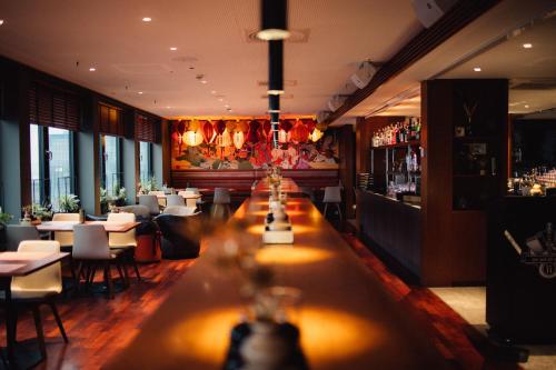 me and all hotel düsseldorf - image 2