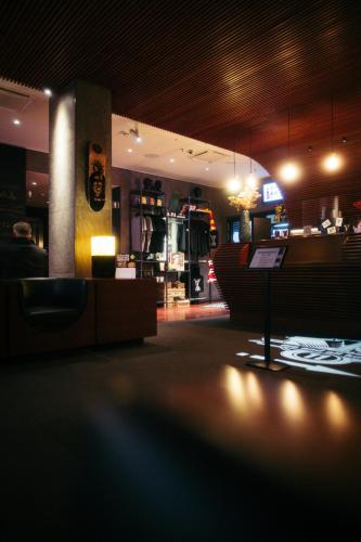 me and all hotel düsseldorf - image 13