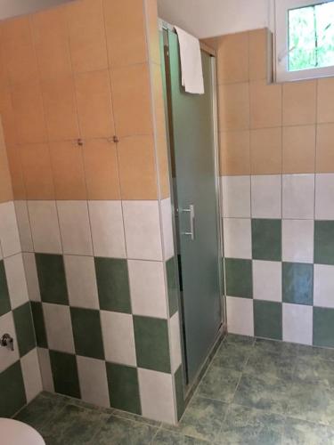 Bathroom, Vagi Apartment in Sarvar